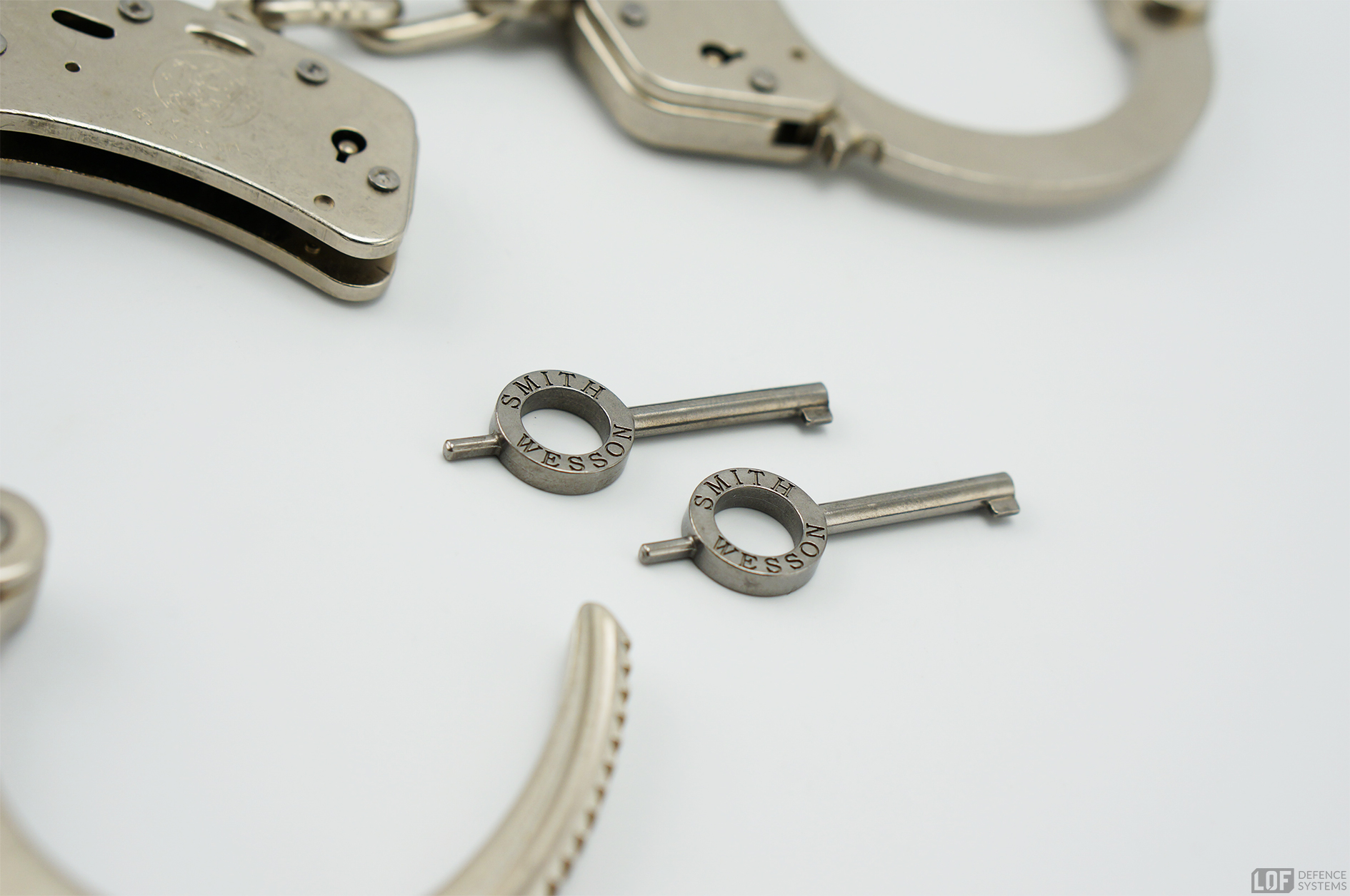 Smith & Wesson Model 100 Handcuffs